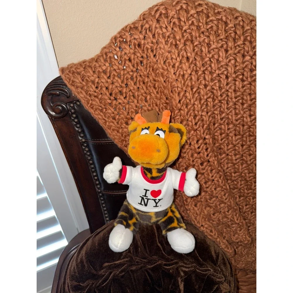 Toys R Us Times Square Geoffrey Giraffe I Heart NY Plush 9 Inch Stuffed Animal